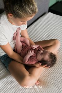 Newbornfotograaf, newborn fotoshoot friesland, newborn
